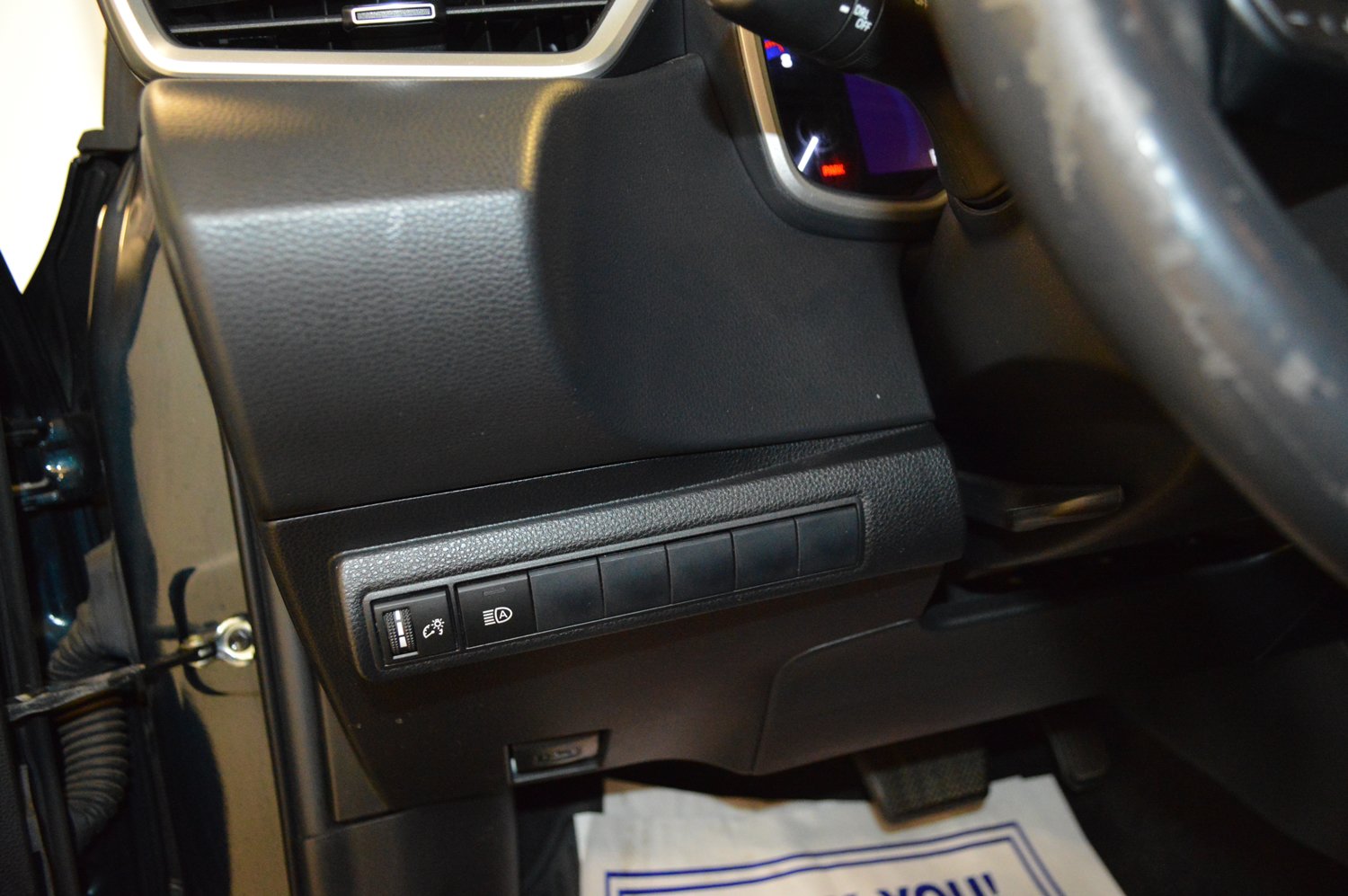 Used 2019 Toyota Corolla XSE FWD image 16
