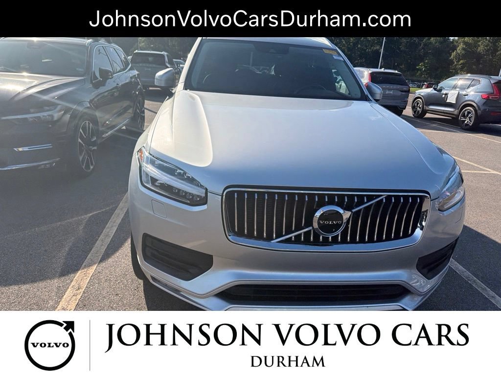 Used 2021 Volvo XC90 T5 Momentum w/ Climate Package FWD image 4