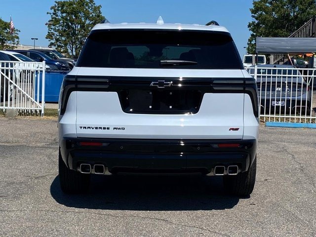 New 2026 Chevrolet Traverse RS w/ LPO, Floor Liner Package image 5