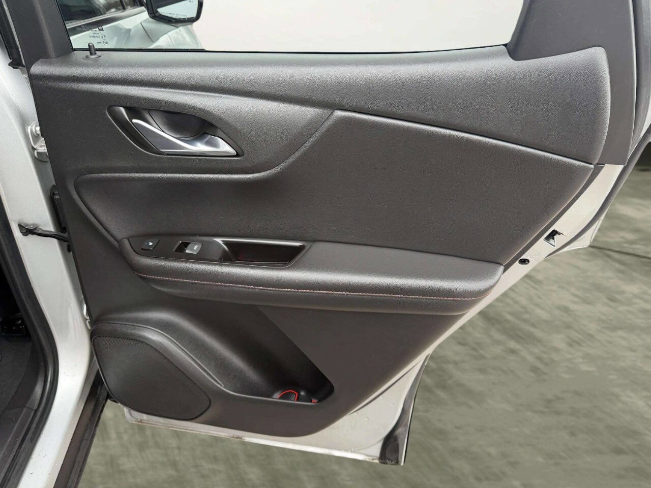 Used 2022 Chevrolet Blazer RS w/ Enhanced Convenience Package FWD image 32