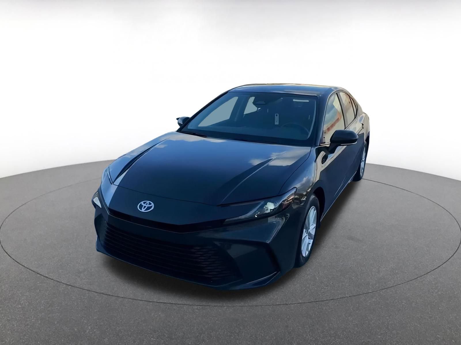 Used 2025 Toyota Camry LE image 8