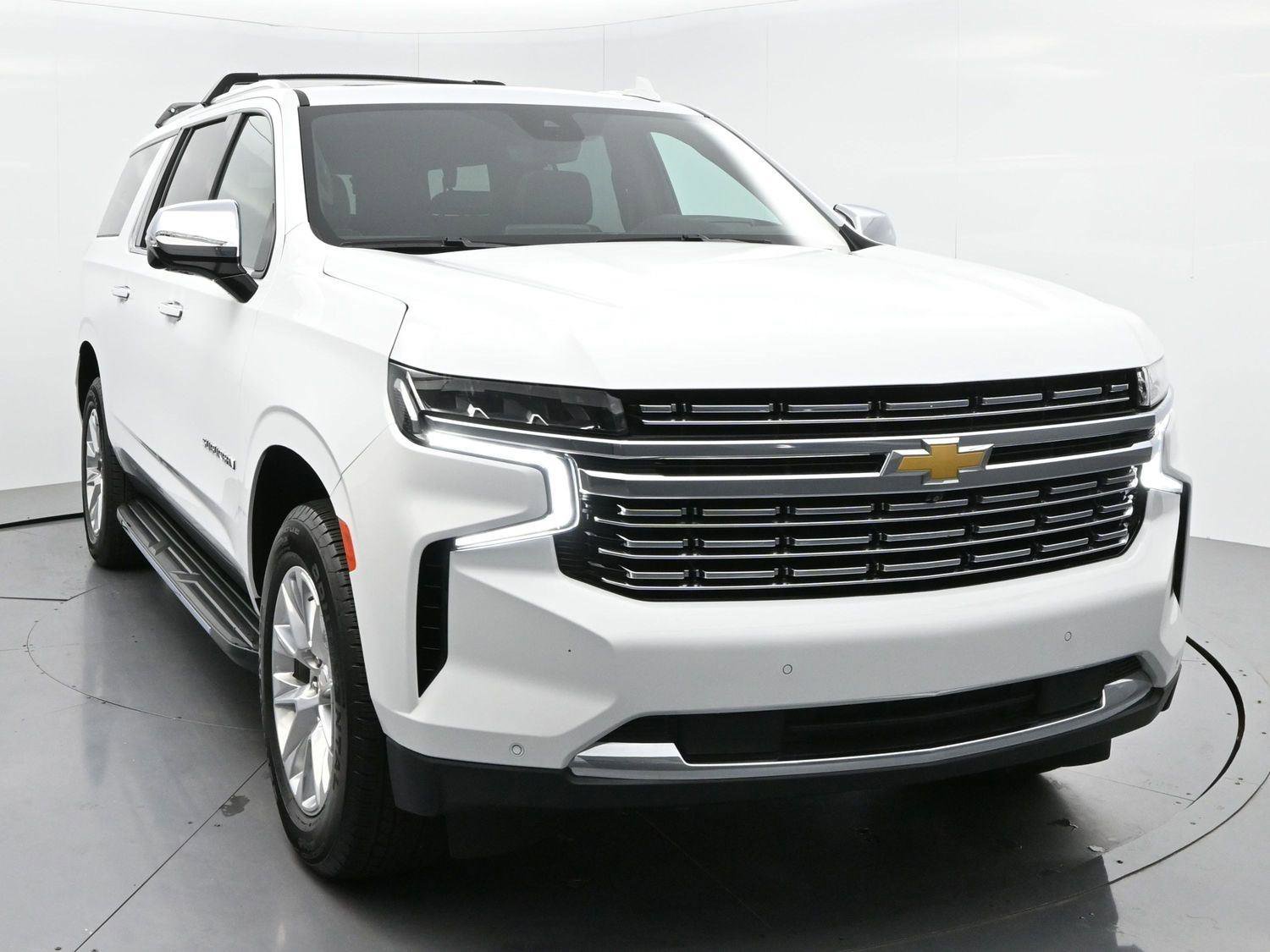 Used 2024 Chevrolet Suburban Premier w/ Premium Package AWD/4WD image 2