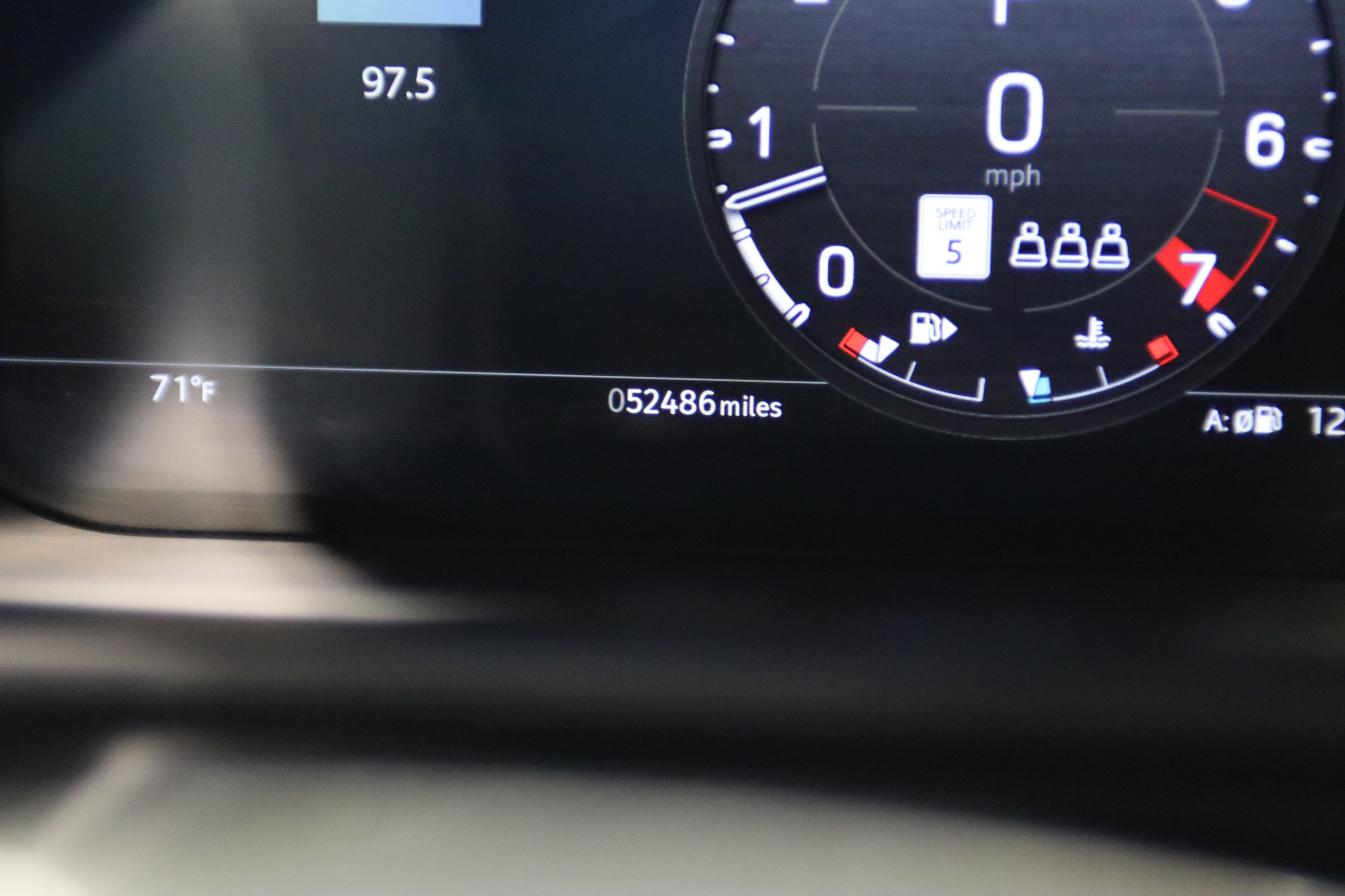Used 2023 Land Rover Defender 110 X-Dynamic SE AWD/4WD image 21