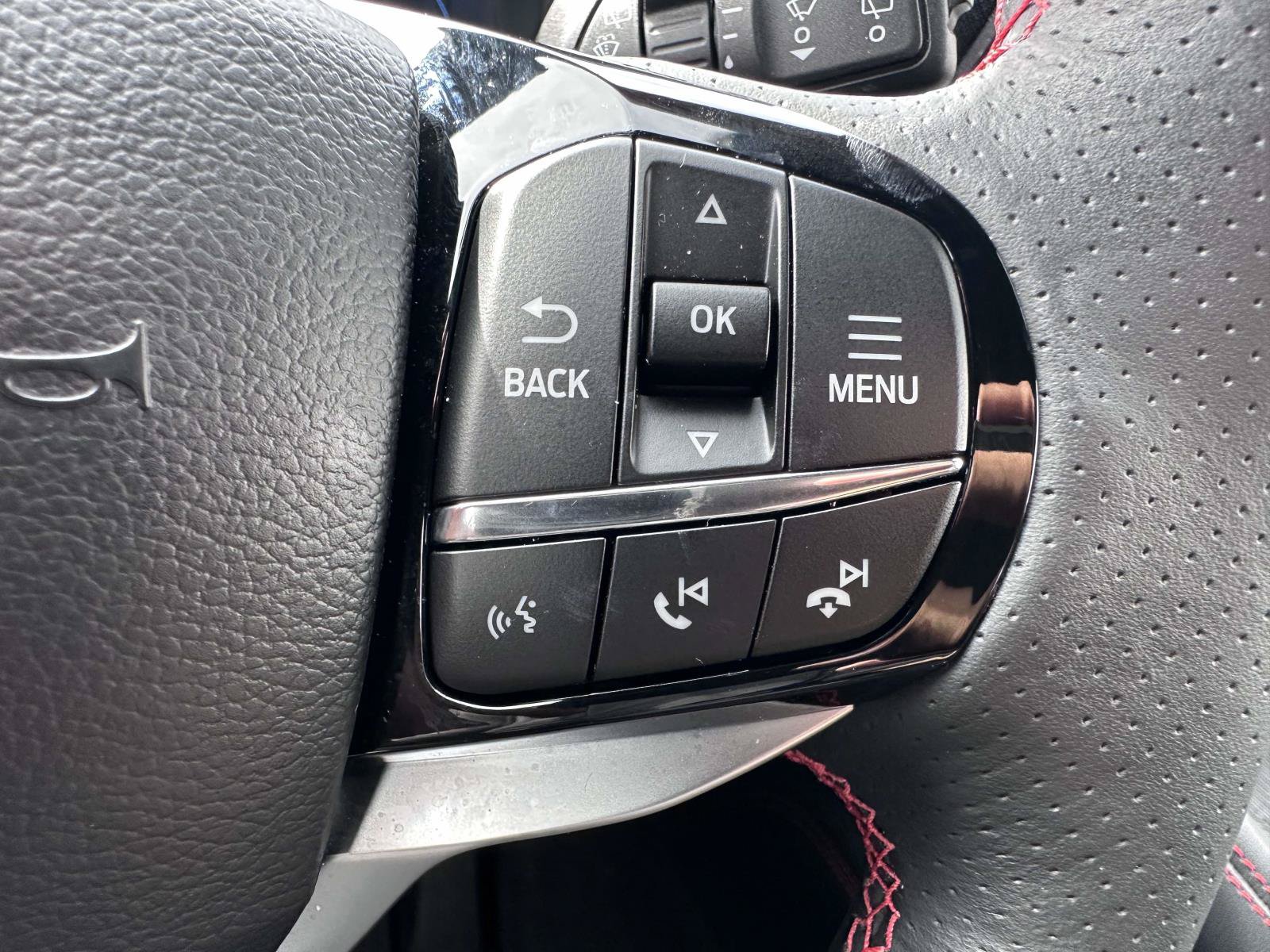 Used 2026 Ford Explorer ST-Line AWD/4WD image 19