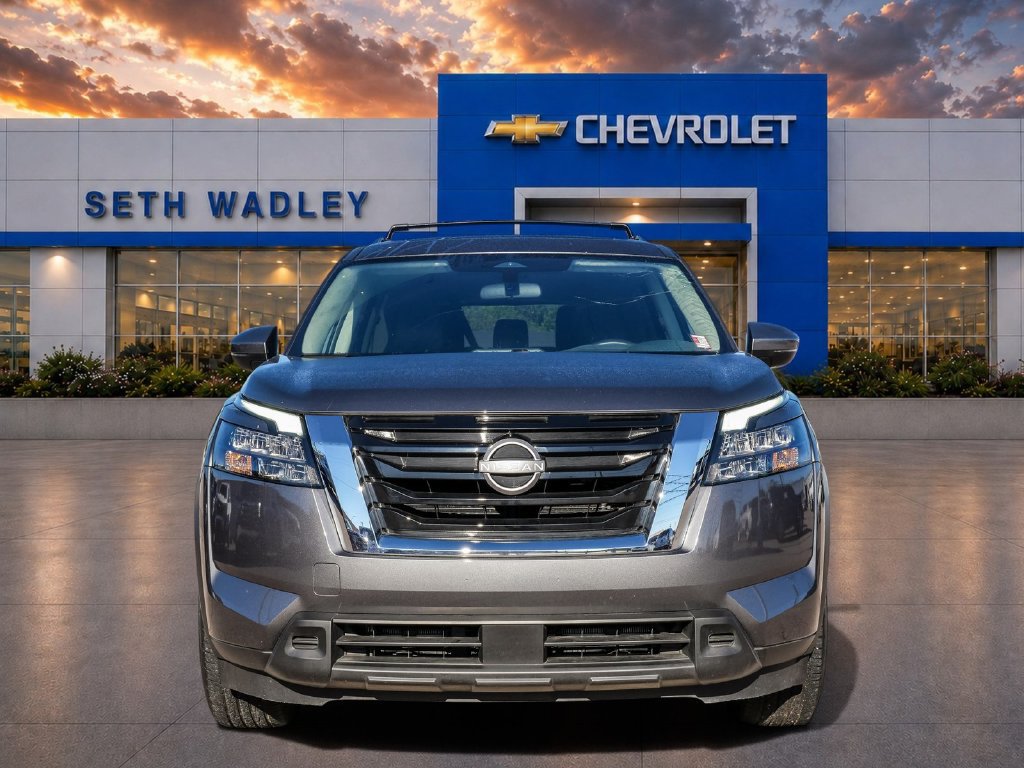 Used 2025 Nissan Pathfinder SV w/ SV Premium Package FWD image 2