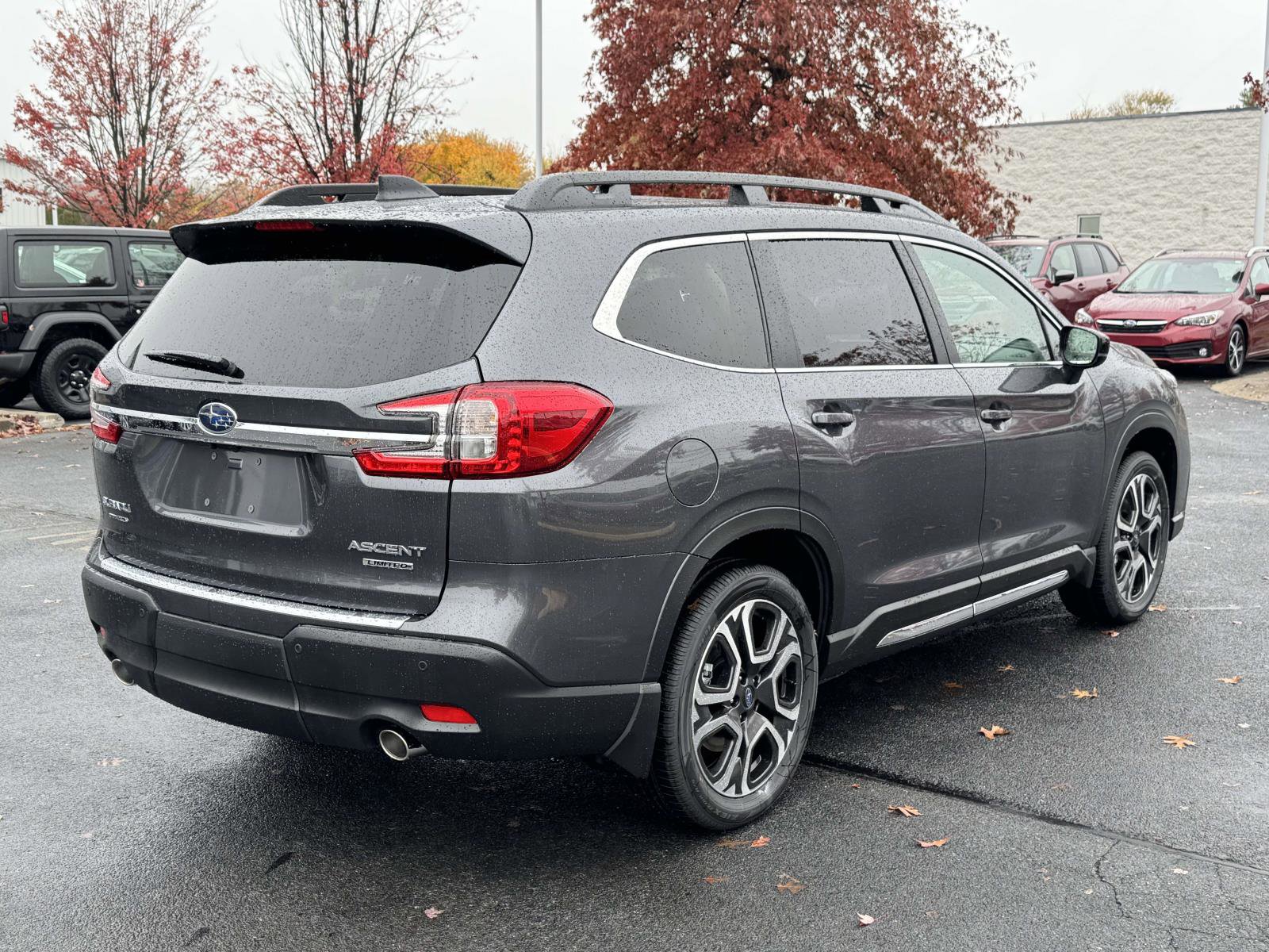 New 2025 Subaru Ascent Limited image 2