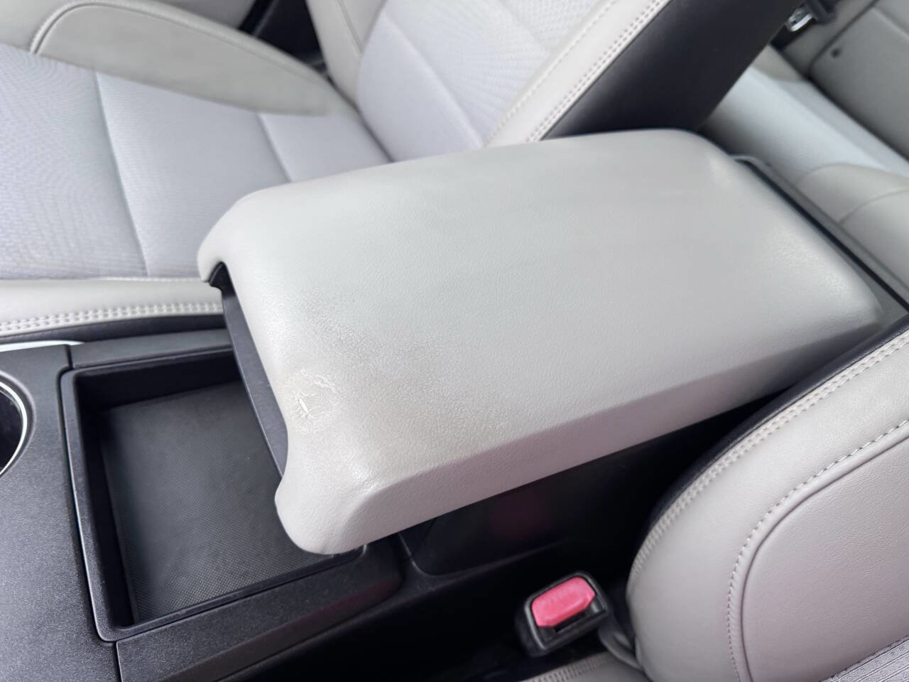 Used 2017 Toyota Camry SE image 26