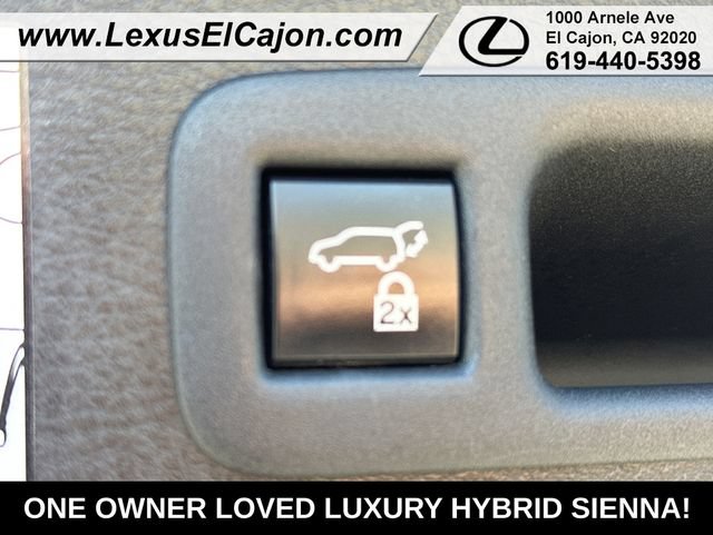 Used 2021 Toyota Sienna XSE w/ XSE Plus Package FWD image 21