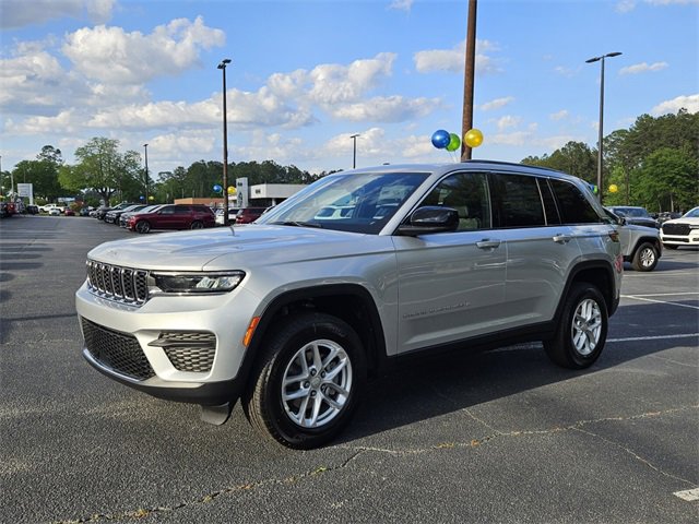 New 2025 Jeep Grand Cherokee Laredo X video 2