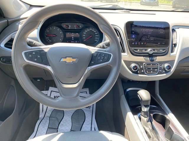 Used 2022 Chevrolet Malibu LT FWD image 7