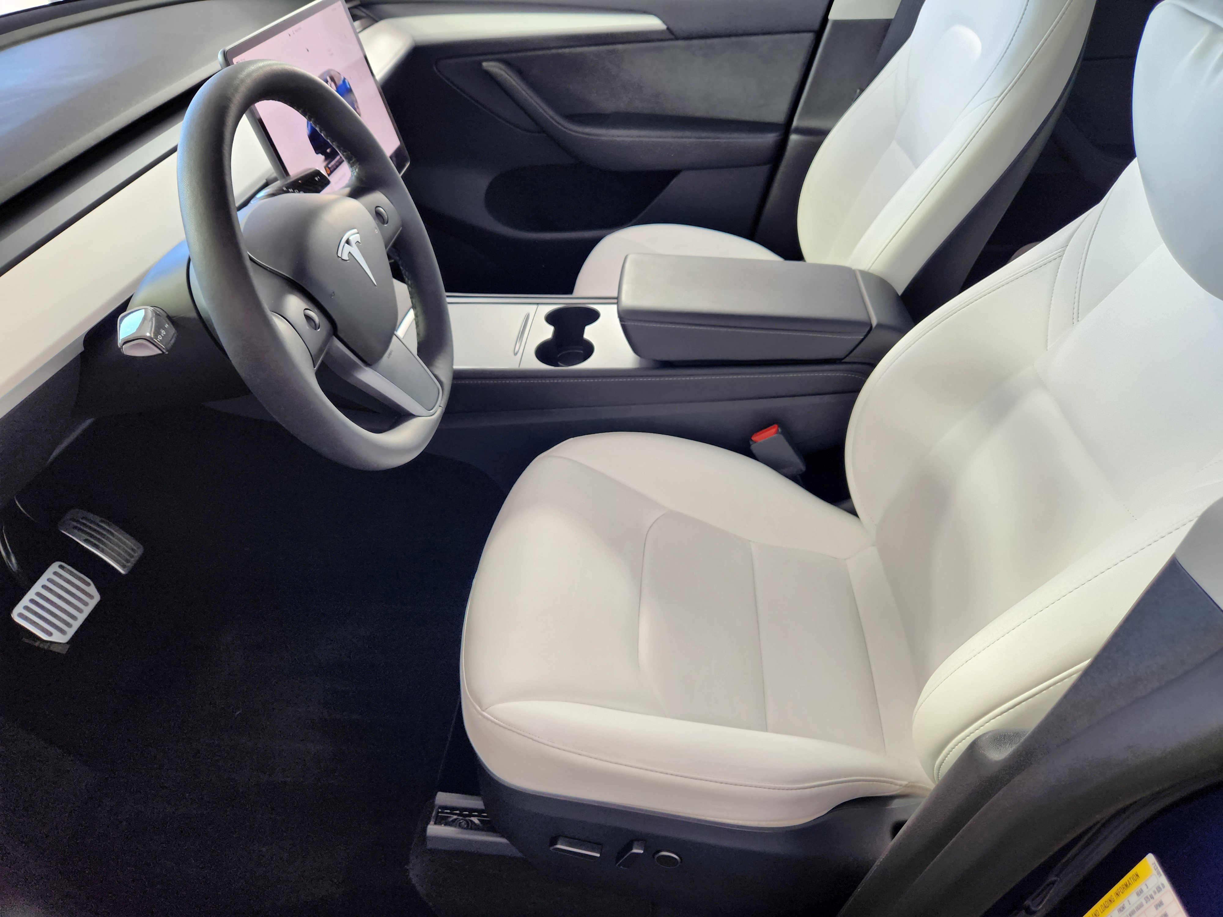 Used 2023 Tesla Model Y AWD image 12
