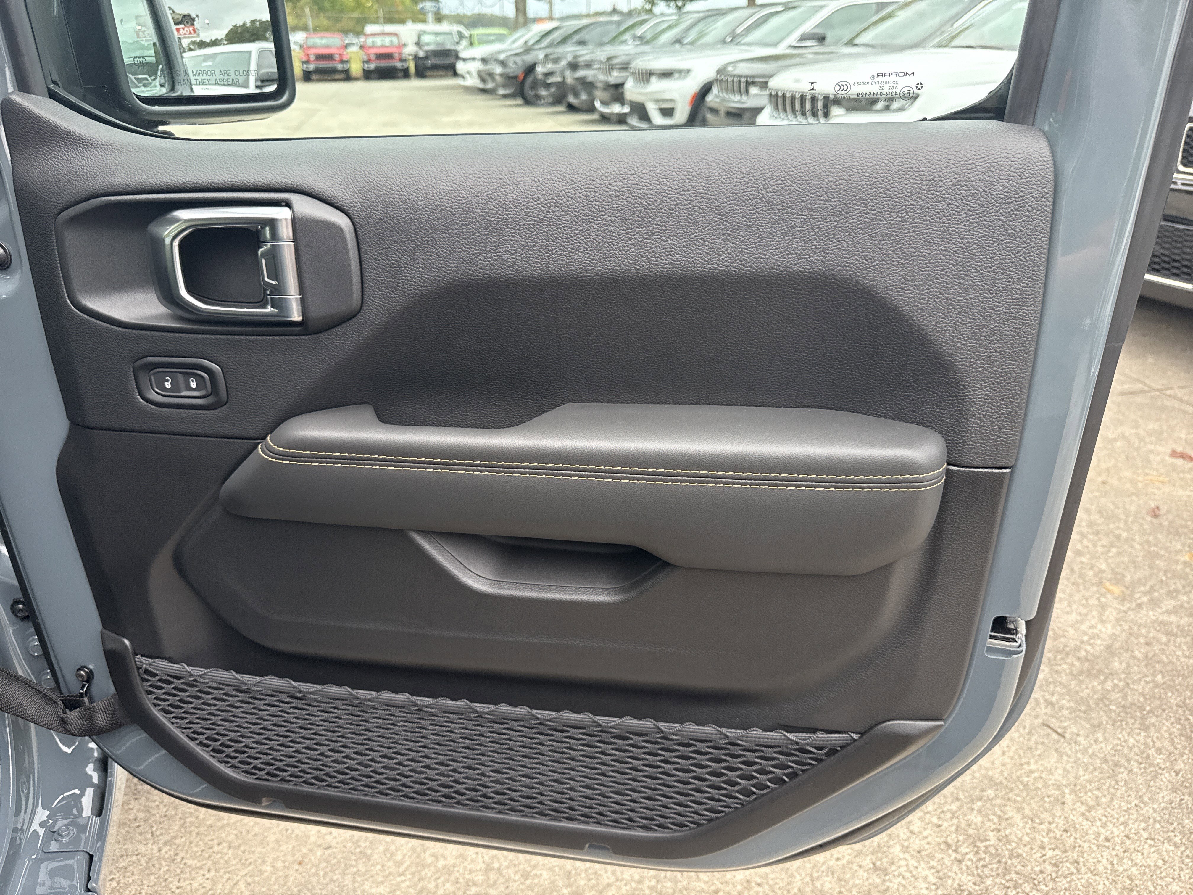 New 2025 Jeep Gladiator Sport w/ Premium Package image 16