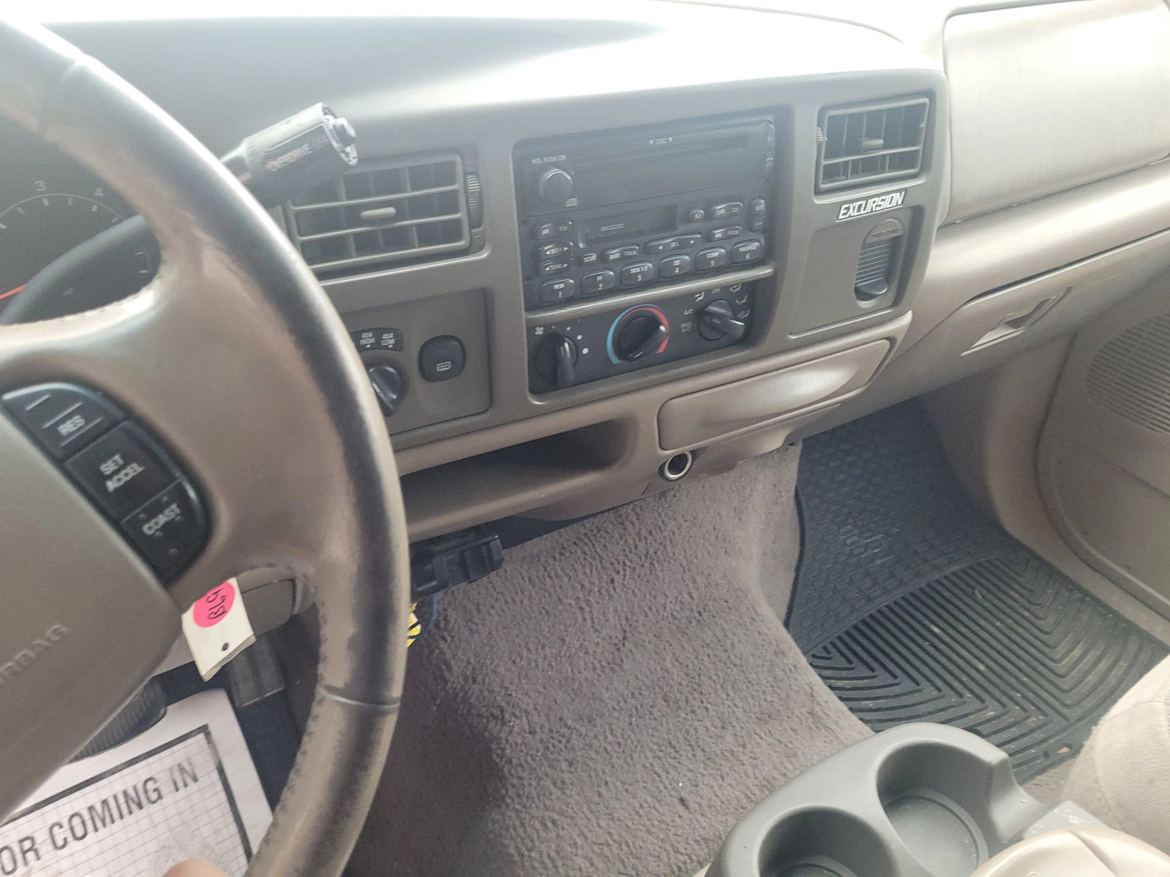 Used 2000 Ford Excursion XLT image 8