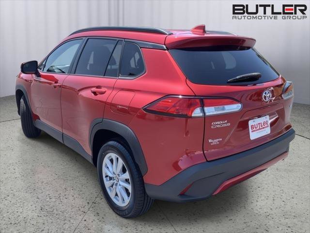 Certified 2022 Toyota Corolla Cross LE FWD image 3