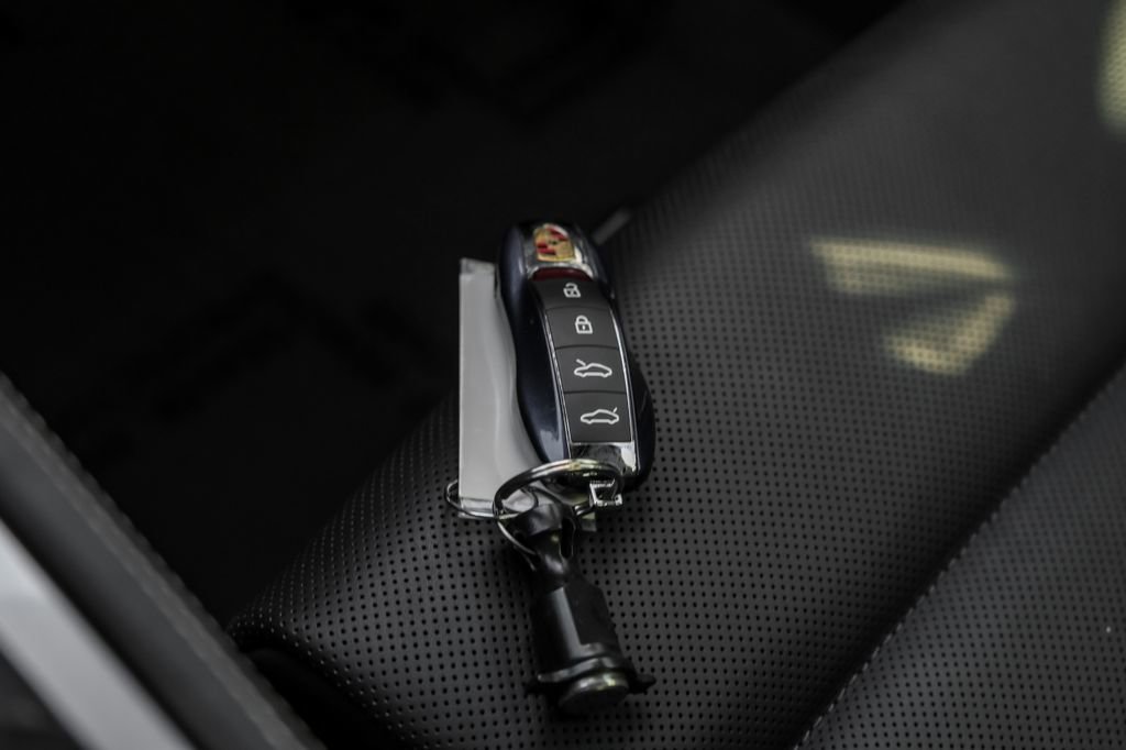 Used 2025 Porsche 718 Cayman RWD image 55