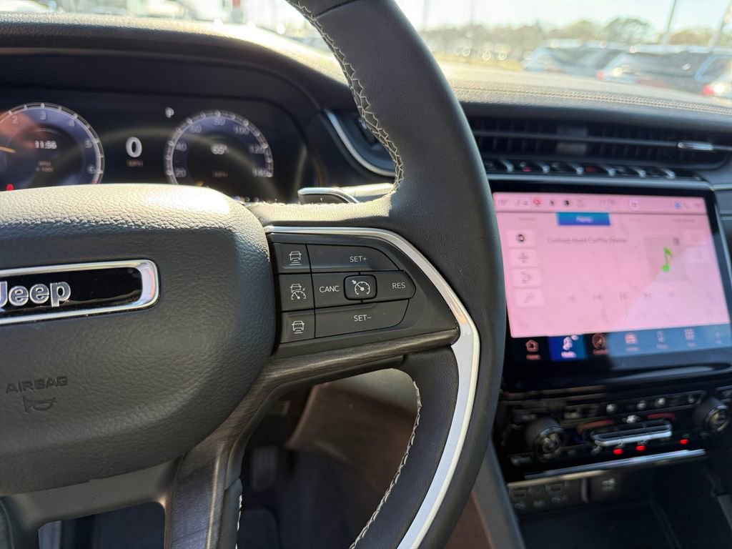 Used 2025 Jeep Grand Cherokee L Limited w/ Luxury Tech Group II image 19