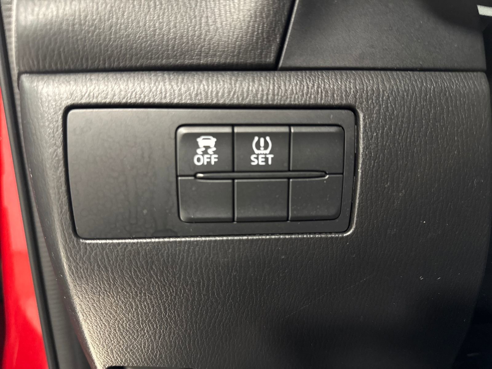 Used 2015 MAZDA MAZDA3 i Sport FWD image 15