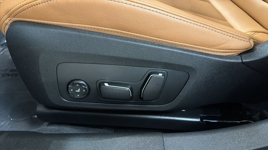 Used 2025 BMW 330i xDrive Sedan AWD/4WD image 19