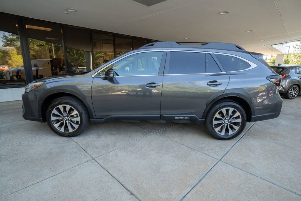 Certified 2025 Subaru Outback Limited AWD/4WD image 4