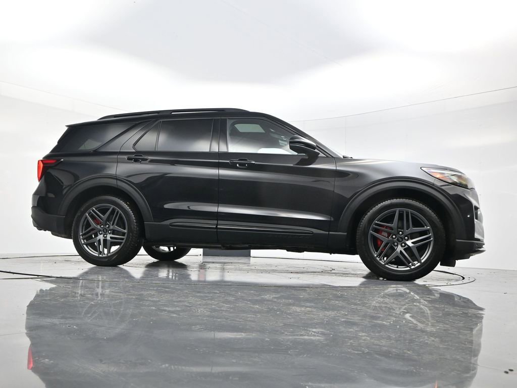 Used 2025 Ford Explorer ST w/ Sun And Sound Package AWD/4WD image 46