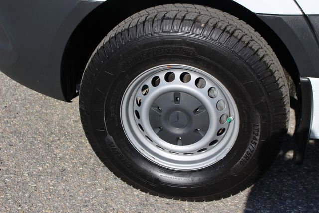 Used 2023 Mercedes-Benz Sprinter 2500 image 7
