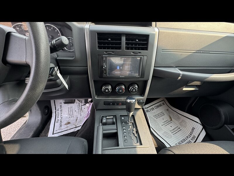 Used 2010 Jeep Liberty Sport w/ Popular Equipment Group AWD/4WD image 18