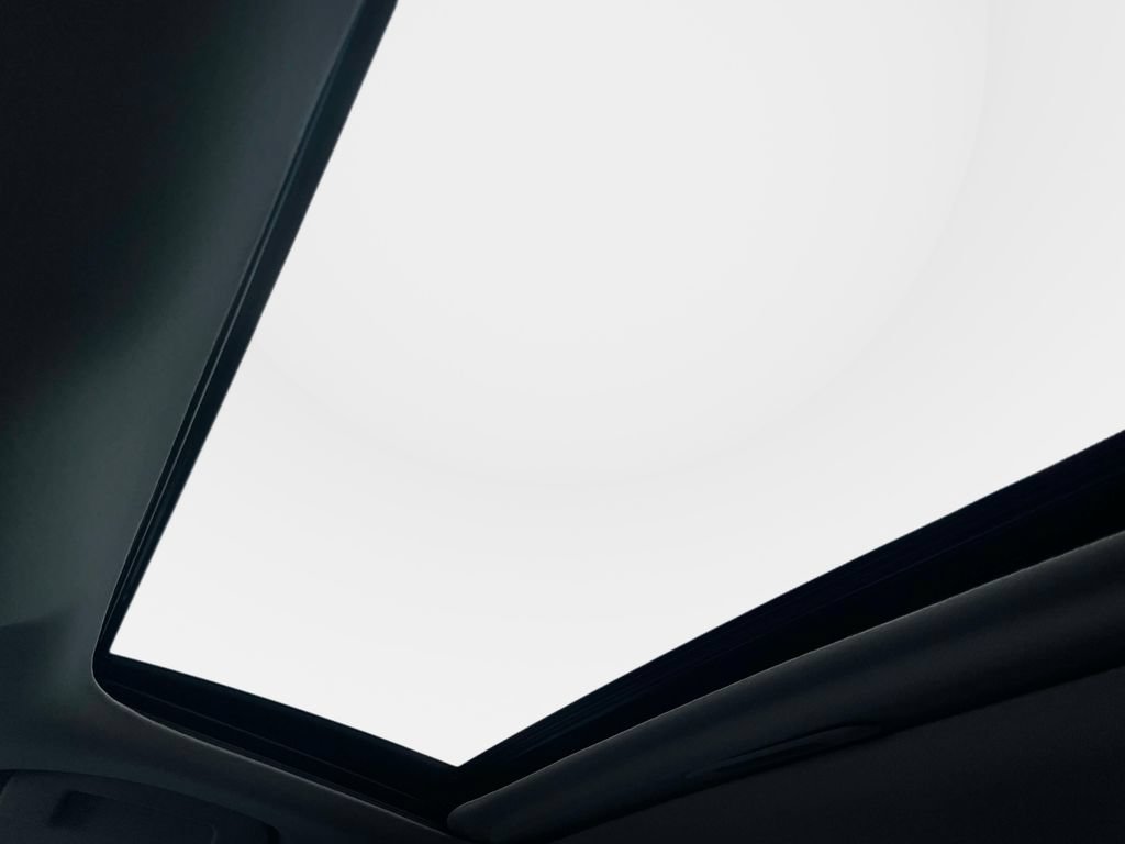 New 2026 Nissan Sentra SR w/ SR Premium Package FWD image 31