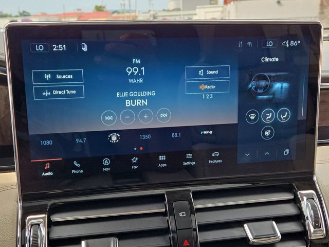 Used 2023 Lincoln Navigator Reserve w/ Monochromatic Package RWD image 16