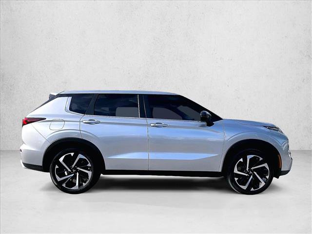 Used 2022 Mitsubishi Outlander SE FWD image 5