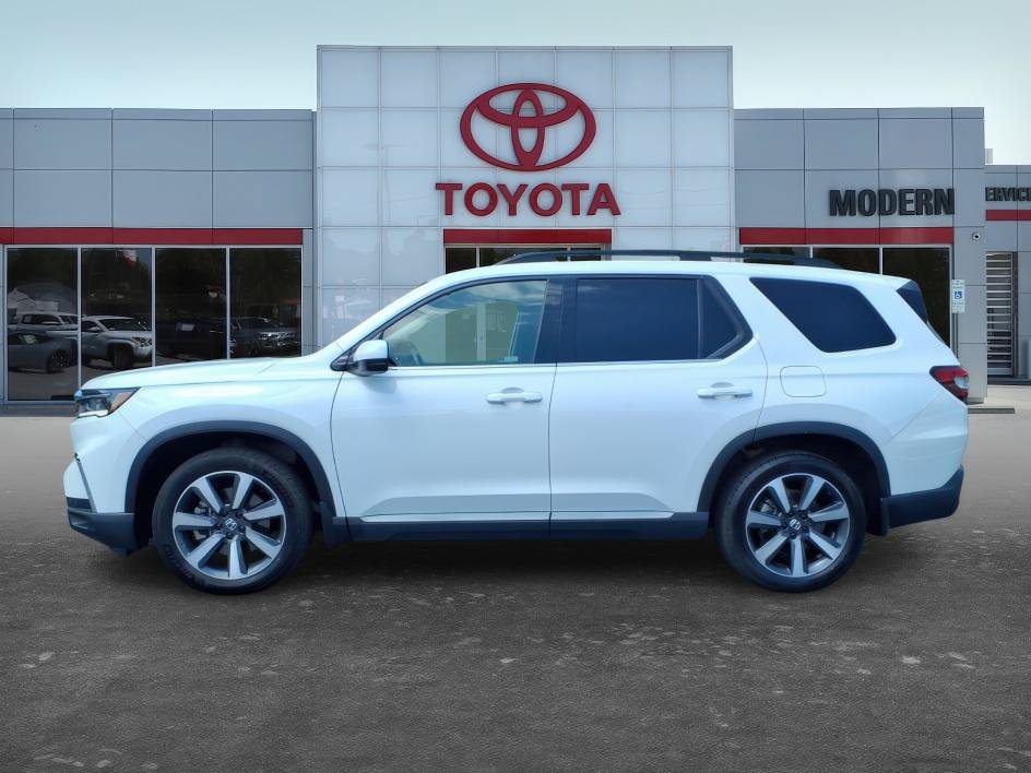 Used 2023 Honda Pilot Touring image 2
