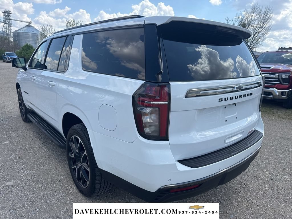 Certified 2022 Chevrolet Suburban RST w/ Luxury Package AWD/4WD image 3