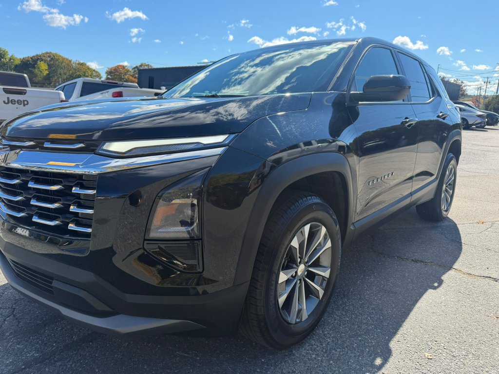 Used 2026 Chevrolet Equinox LT AWD/4WD image 24