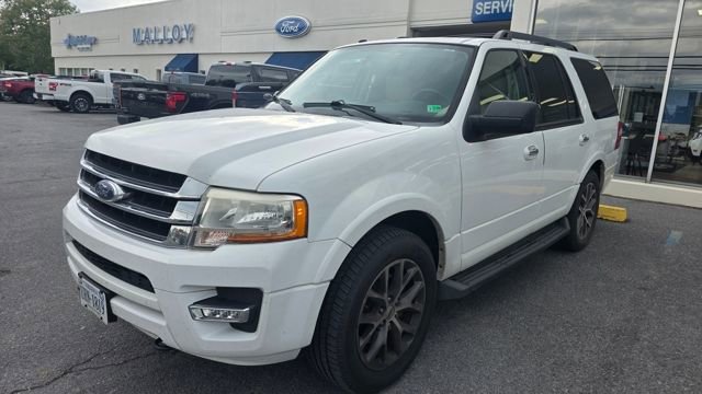 Used 2016 Ford Expedition XLT w/ Equipment Group 202A AWD/4WD image 3