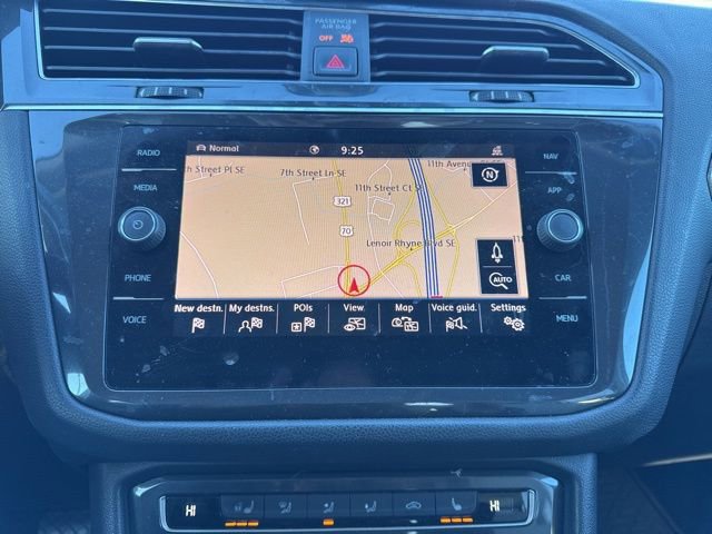 Used 2020 Volkswagen Tiguan SEL image 23