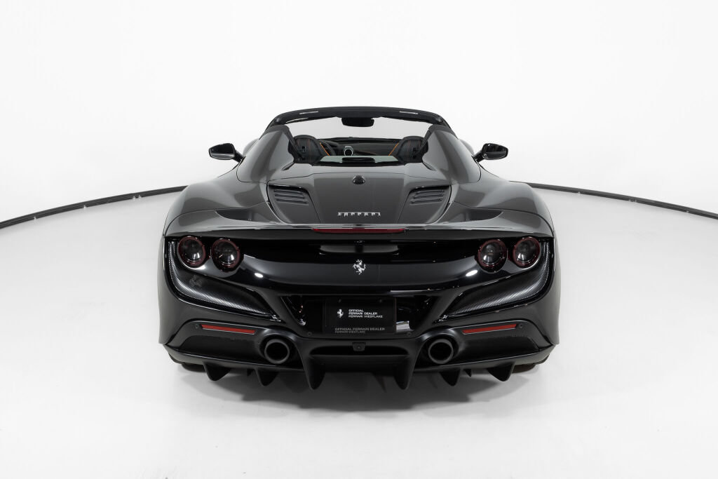 Used 2022 Ferrari F8 Tributo RWD image 7