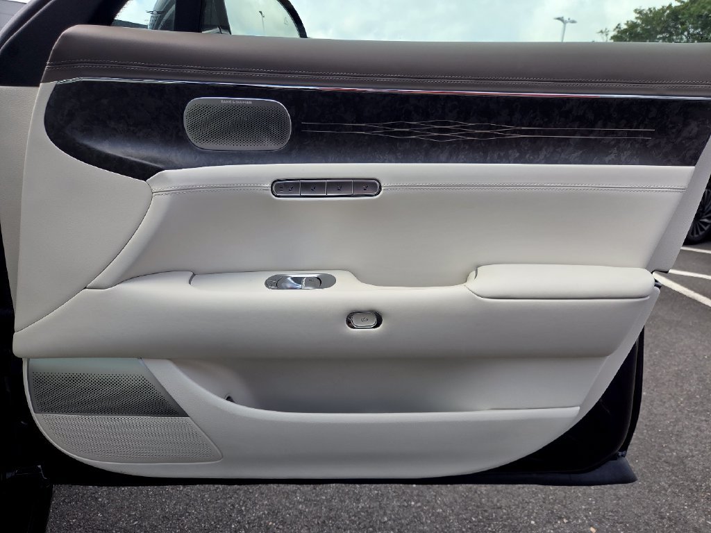 Used 2025 Genesis G90 3.5T AWD/4WD image 32