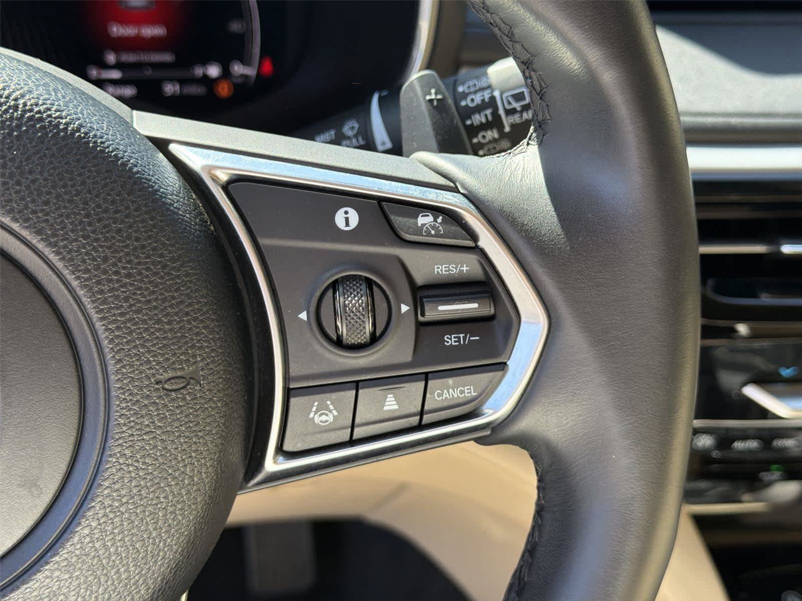 Used 2023 Acura MDX w/ Technology Package FWD image 35