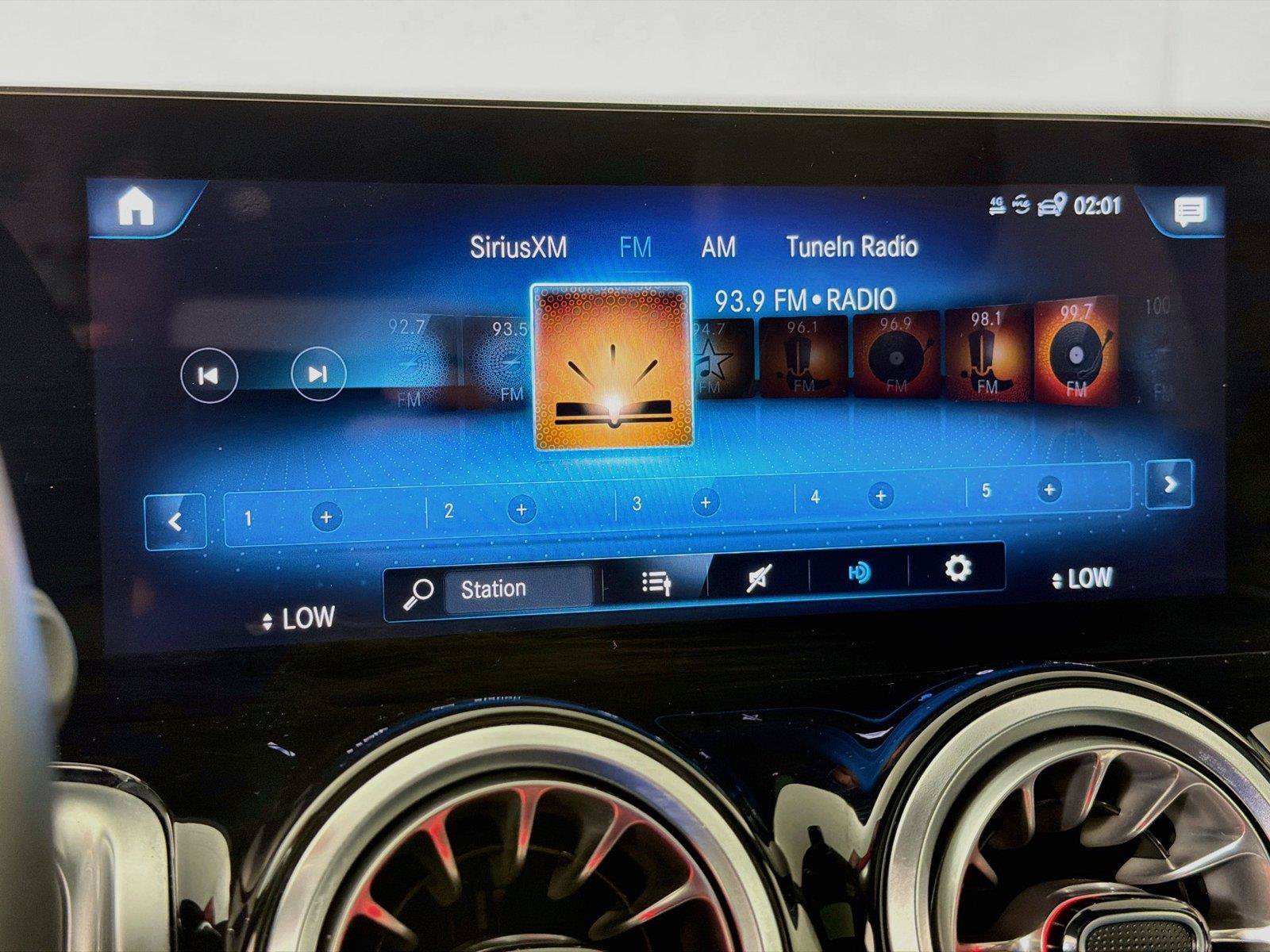 Used 2023 Mercedes-Benz GLB 250 4MATIC image 19