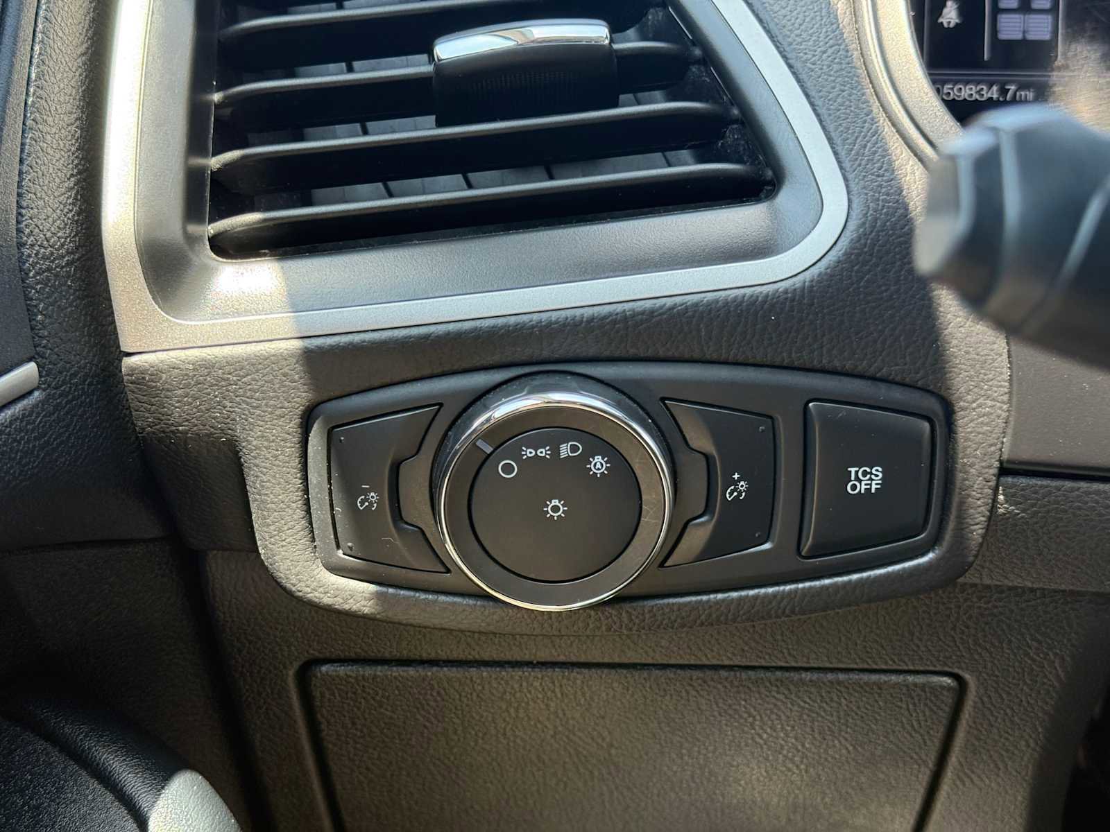 Used 2022 Ford Edge SEL image 33