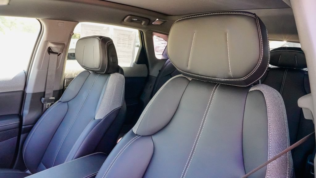Used 2025 Cadillac Optiq Luxury 1 AWD/4WD image 13
