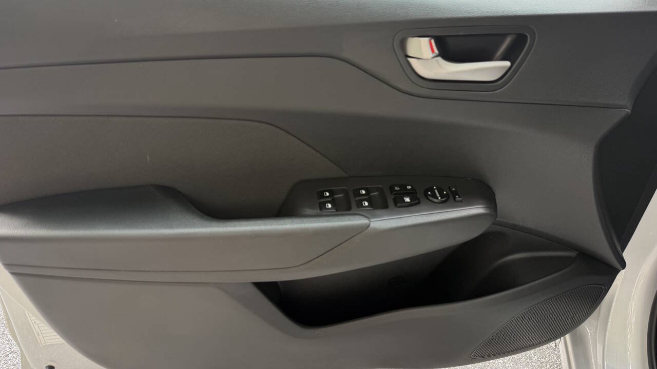 Used 2018 Hyundai Accent SE FWD image 5
