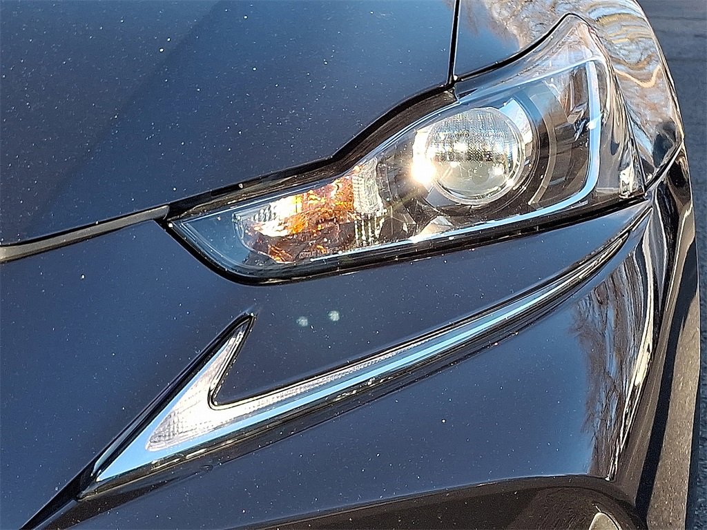 Used 2017 Lexus IS 300 AWD image 10