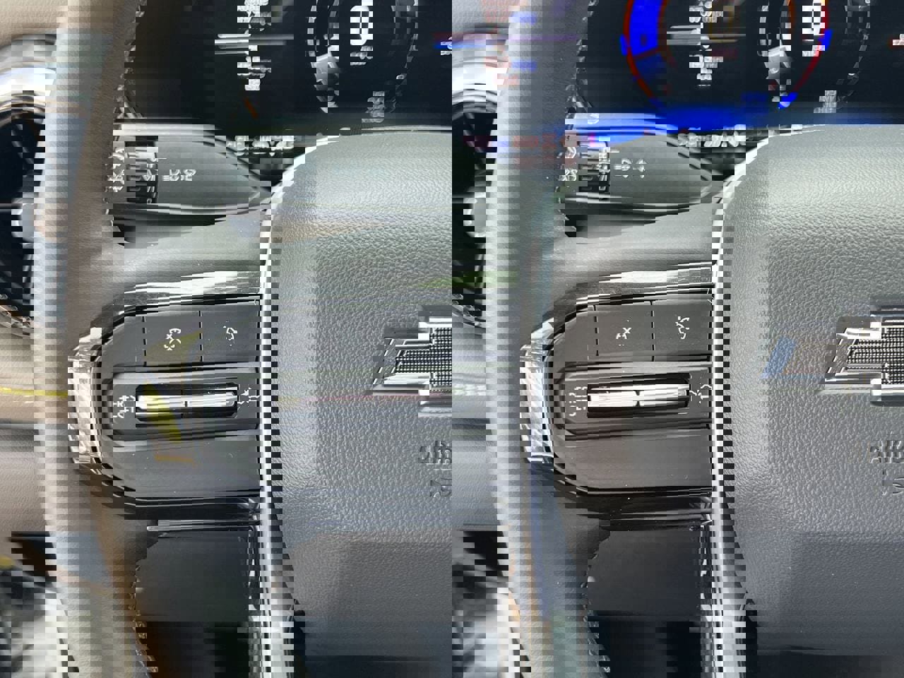 Used 2023 Chevrolet Colorado ZR2 w/ ZR2 Convenience Package III AWD/4WD image 11