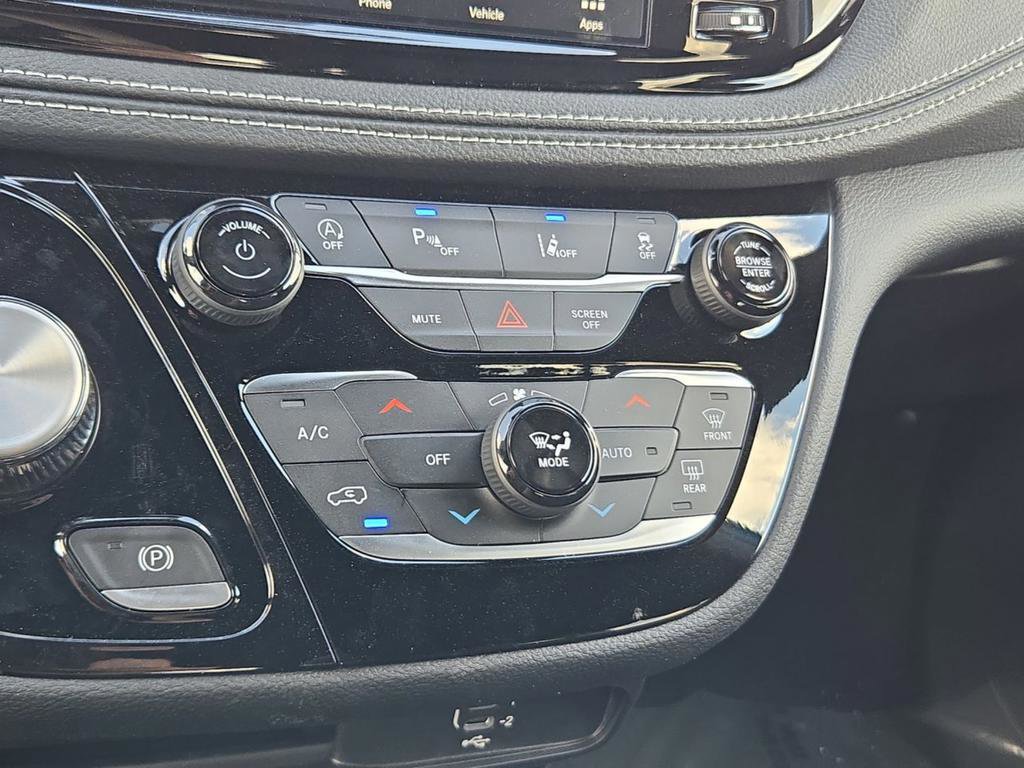 New 2026 Chrysler Pacifica Select FWD image 35