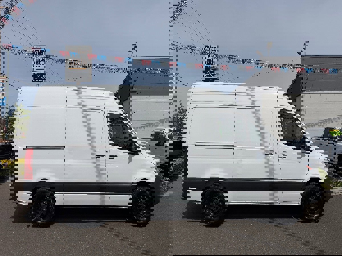 Used 2020 Mercedes-Benz Sprinter 1500 image 10