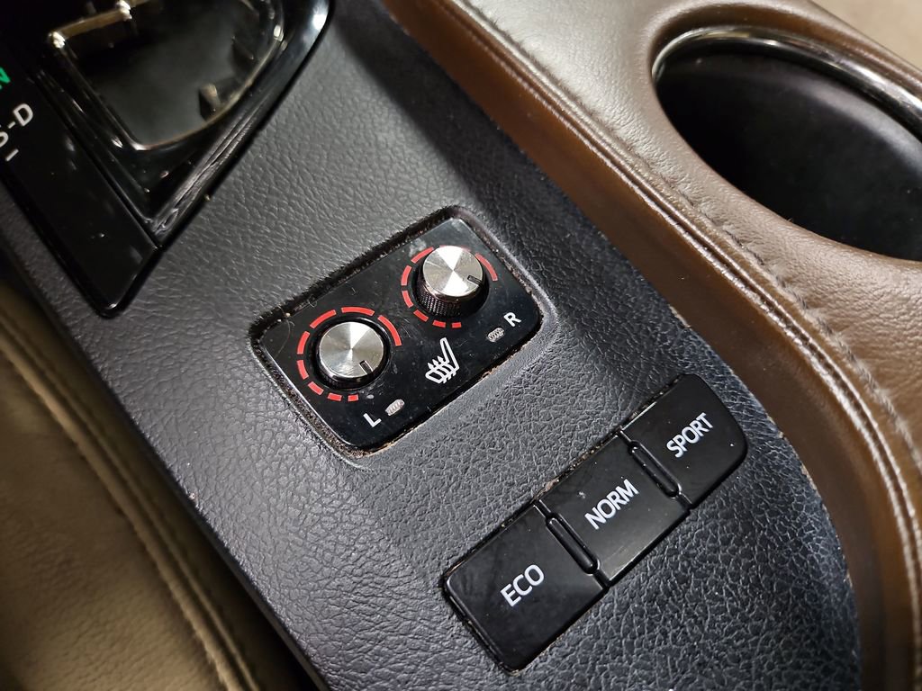 Used 2016 Toyota Avalon XLE Premium image 23