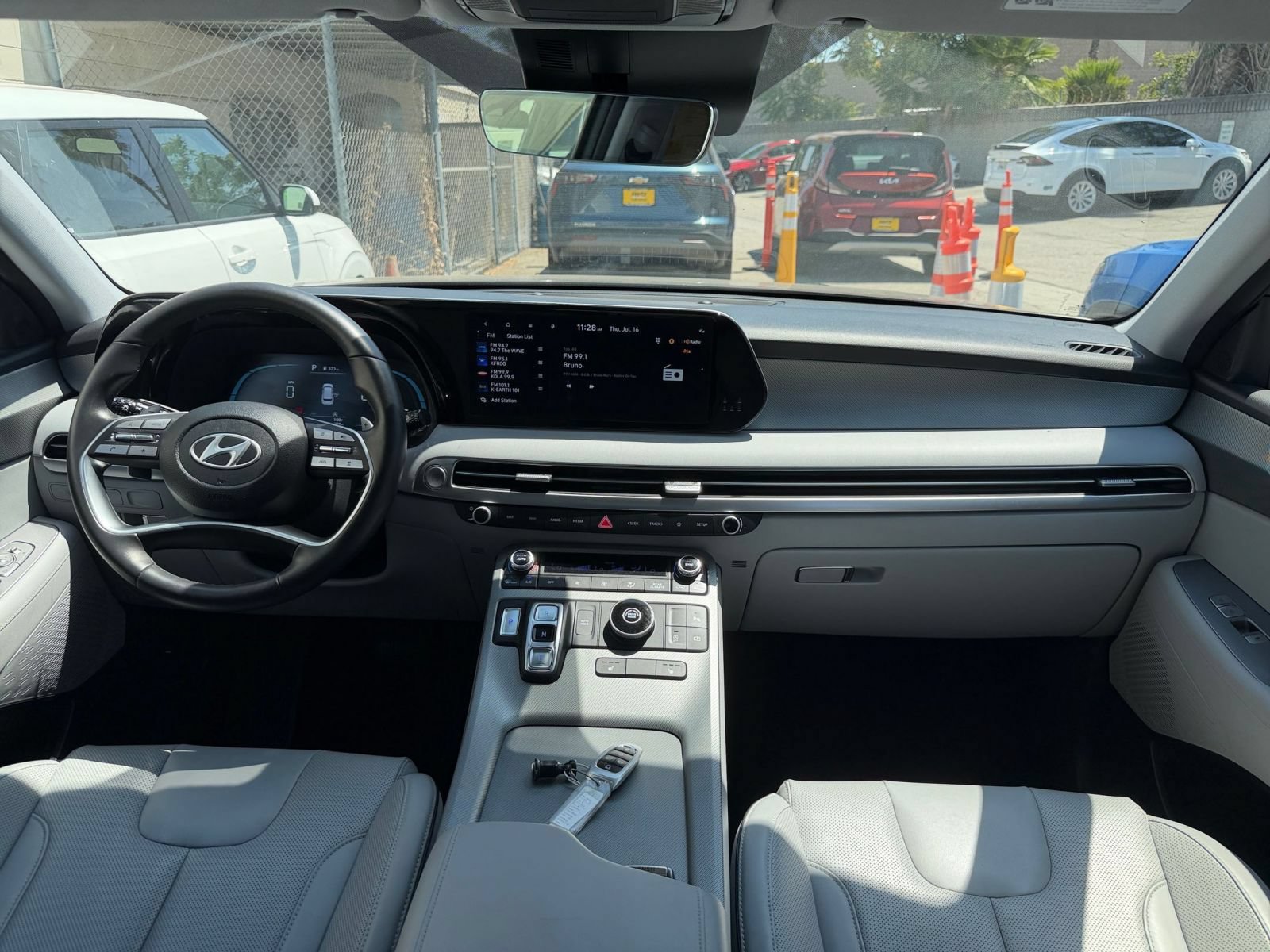 Used 2025 Hyundai Palisade SEL FWD image 37