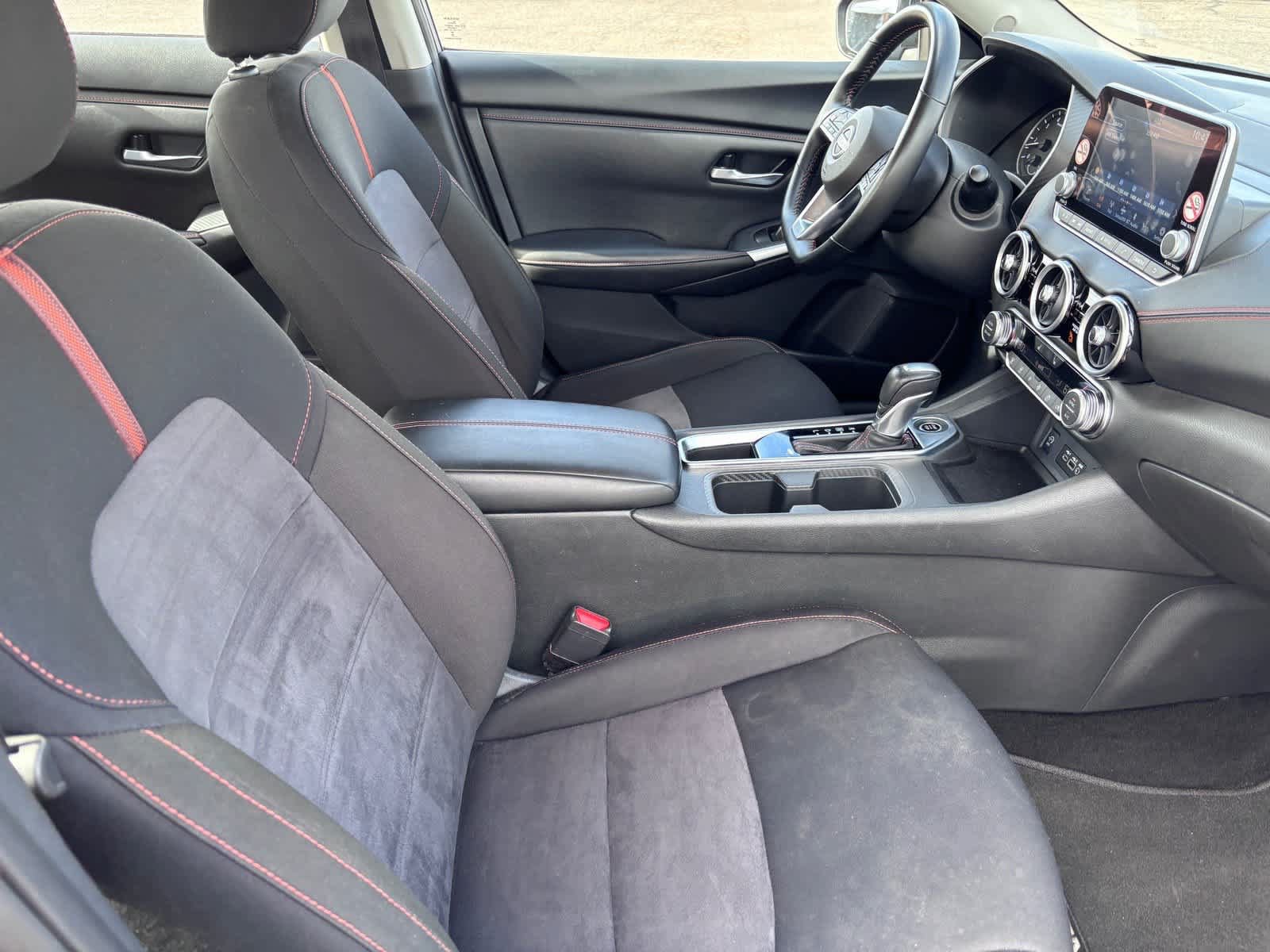 Used 2025 Nissan Sentra SR FWD image 9