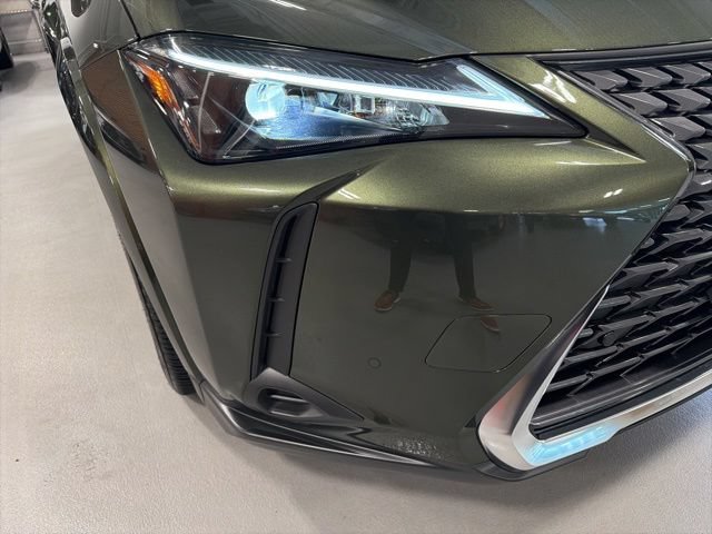 Used 2025 Lexus UX 300h AWD w/ Accessory Package (Z1) image 31