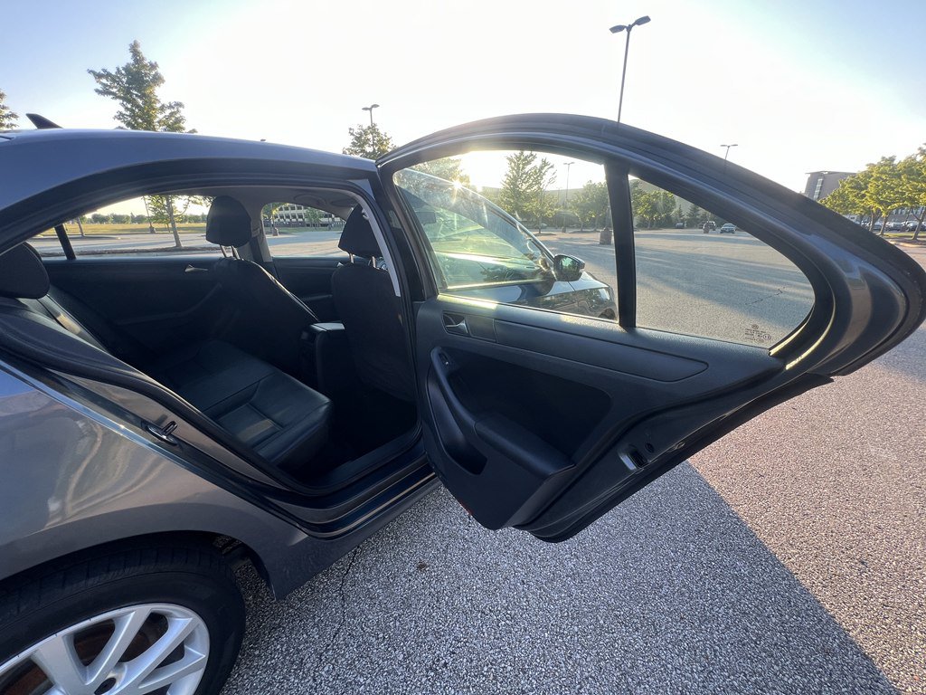 Used 2012 Volkswagen Jetta SE FWD image 11
